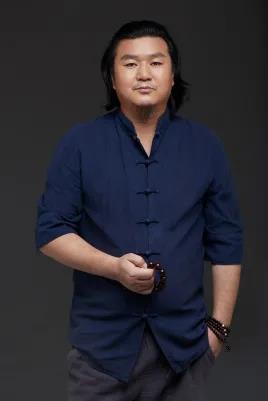DƬ